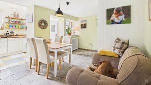 Photo 6- click for photo gallery